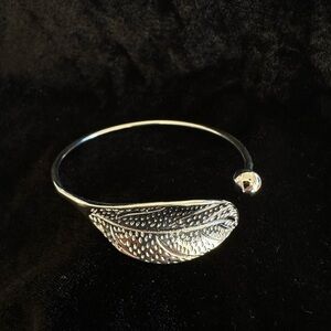 Elegant 925 Silver Leaf Bangle Bracelet